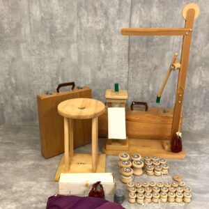 組紐　丸台　豊縄流 道明の組紐 丸台・角台（書籍） – 有職組紐 道明