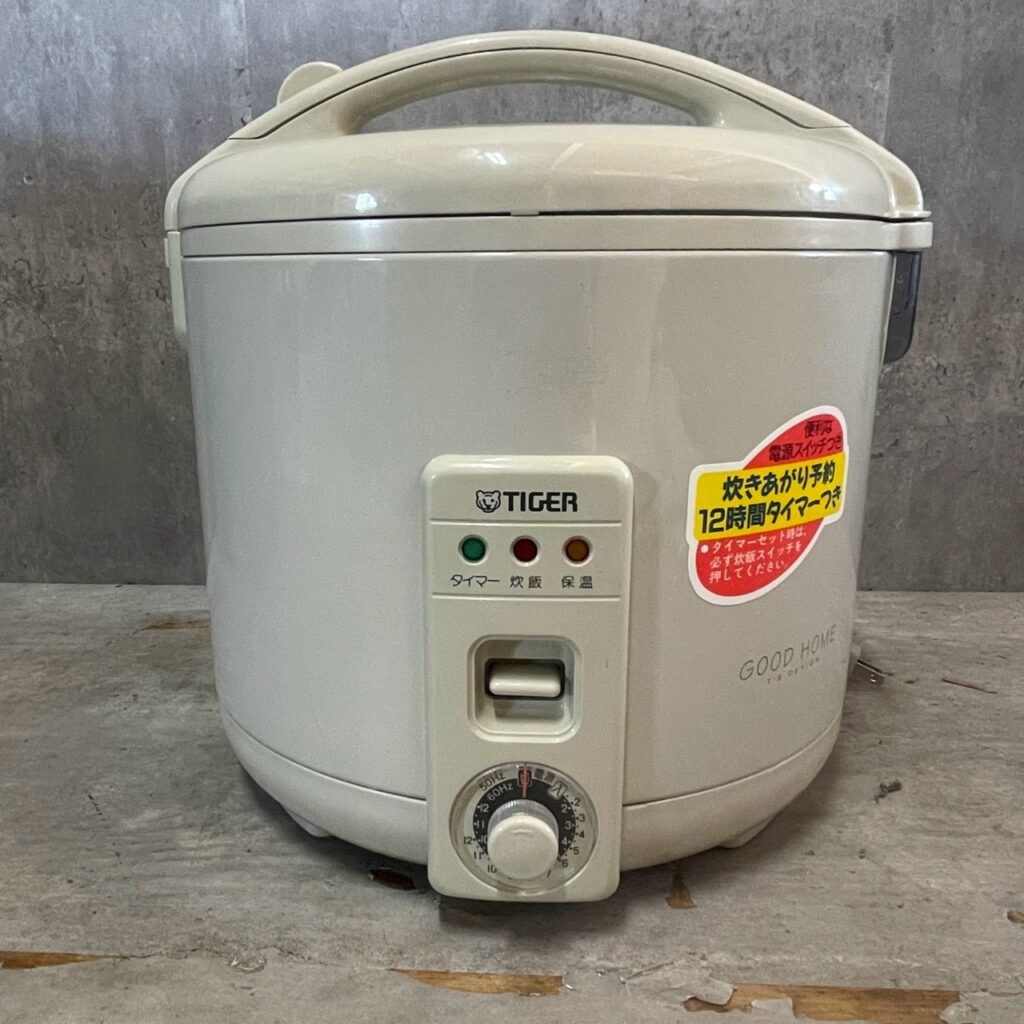 盛岡市のお客様より「タイガー魔法瓶 レトロ マイコン炊飯ジャー」を買い取らせて頂きました。