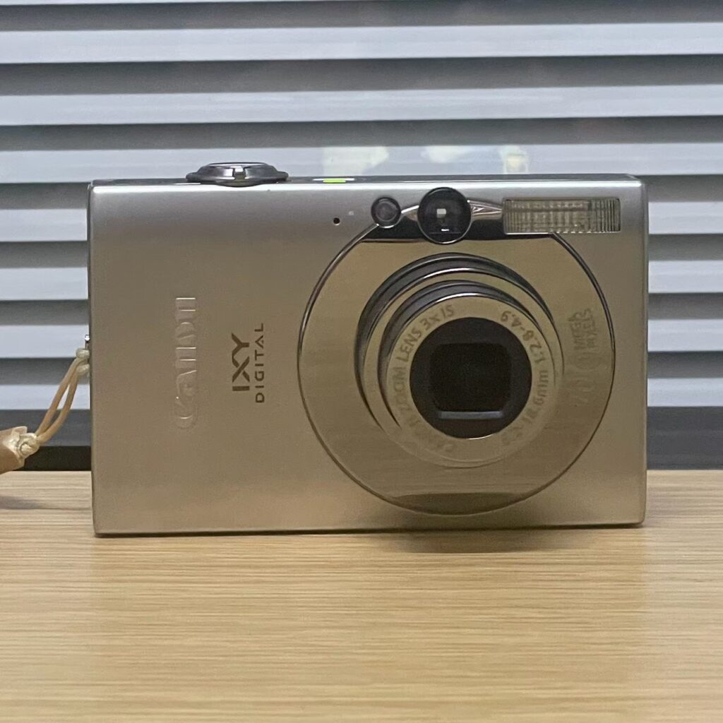 盛岡市のお客様より「キヤノン コンパクトデジタルカメラ Canon IXY DIGITAL 25 IS」を買い取らせて頂きました。
